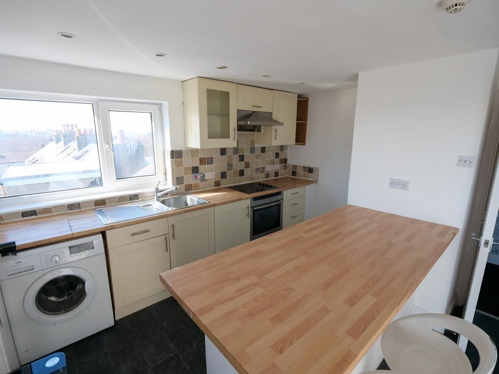 Property photo 3 of 5 Kitchen