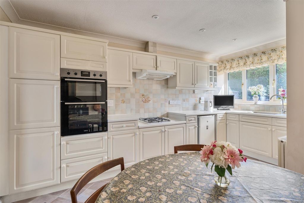 Property photo 2 of 28 1349494-5-68c7F5c76A16A.Jpg