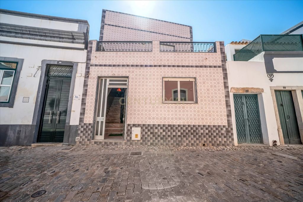 Property photo 1 of 45 3-Bedroom + 1 Villa | Terrace With Panoramic Views Of The Ria Formosa And The Sé Church | Historic District – Old Town Of Faro