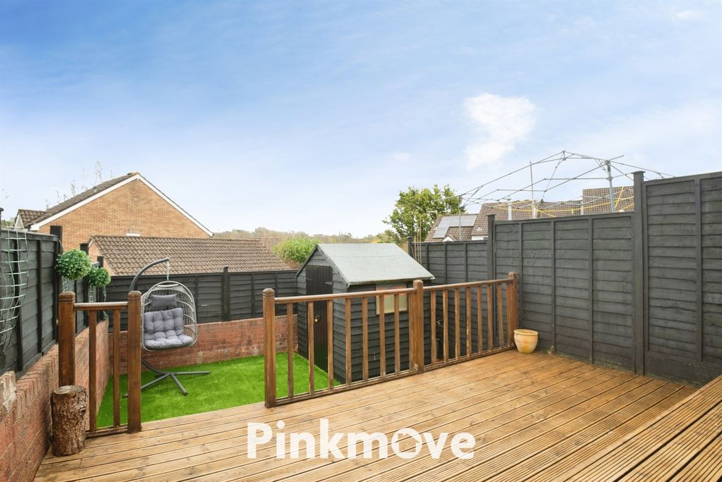 Property photo 2 of 17