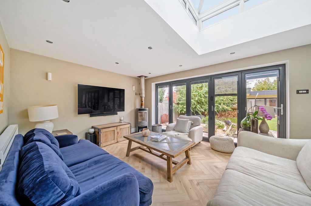 Property photo 2 of 16 1369598-7-68F1654...