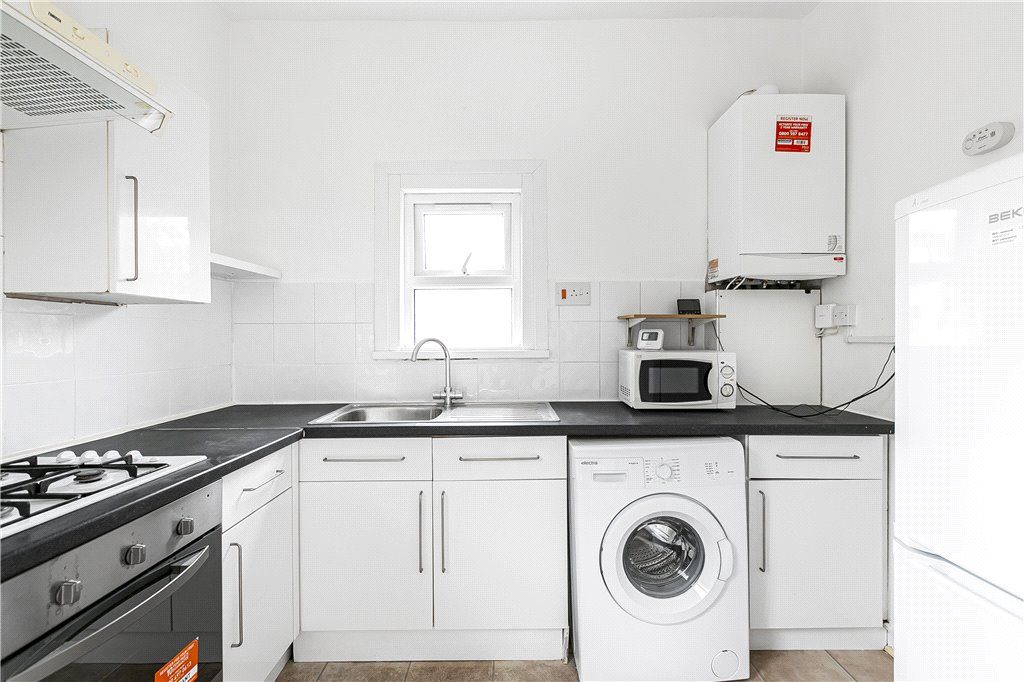 Property photo 3 of 17 Kitchen