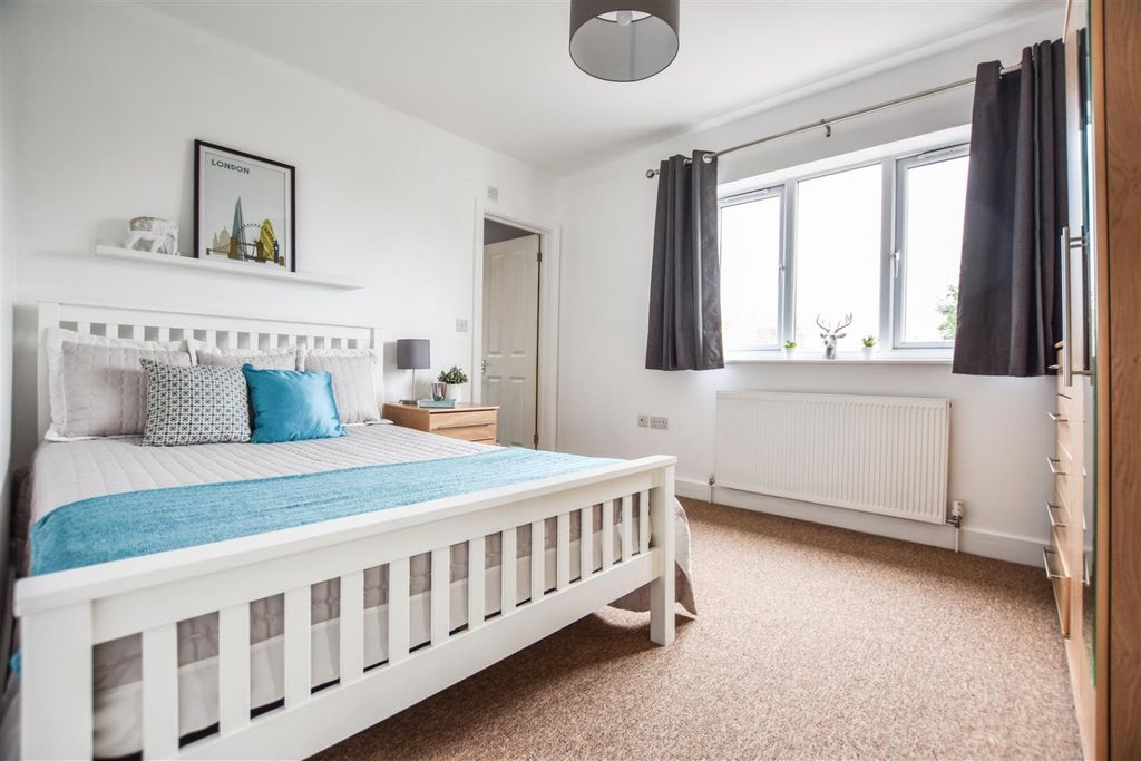 Property photo 1 of 12 4738500