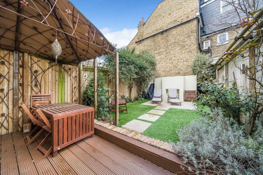 Property photo 3 of 13 9