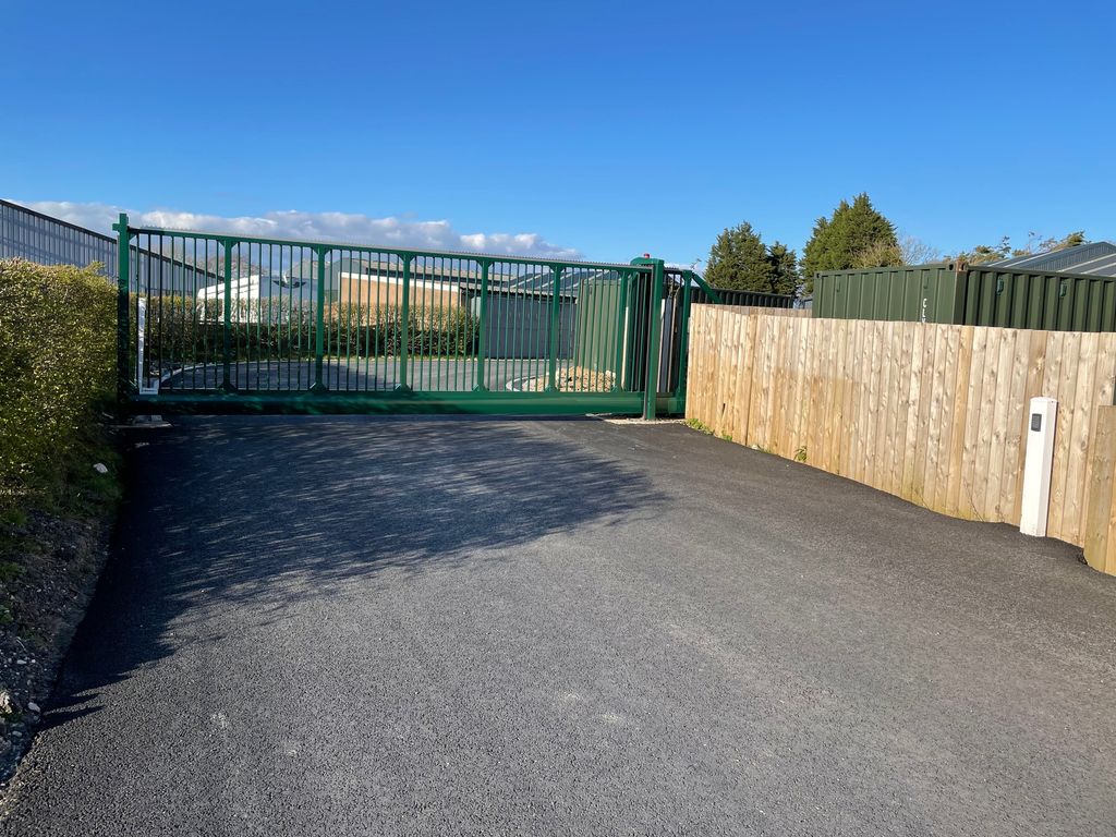 Property photo 2 of 6