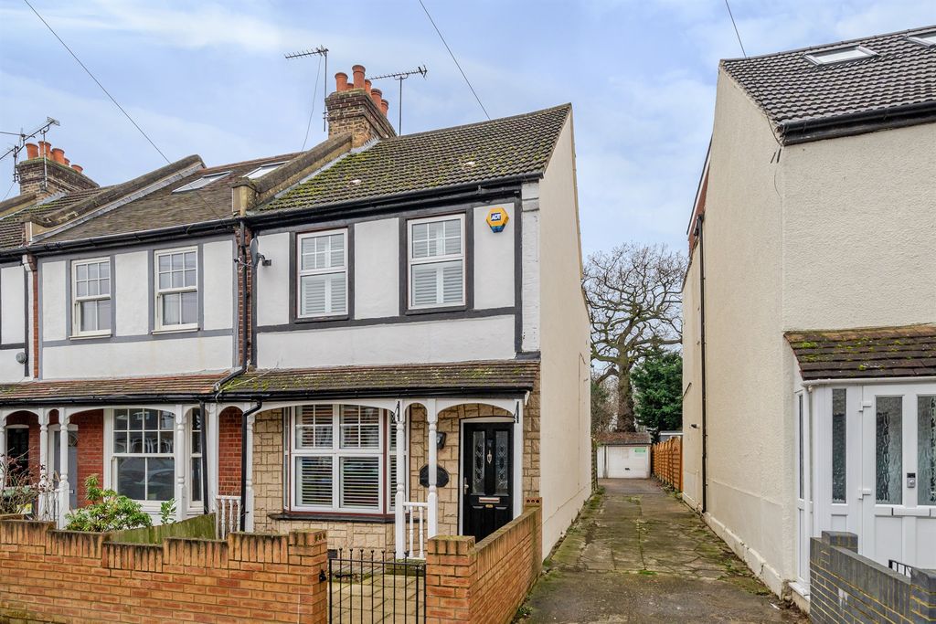 Property photo 1 of 12