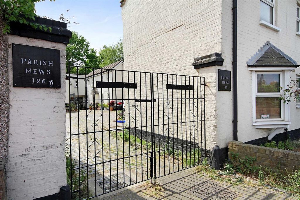 Property photo 2 of 17 Gate.Jpg