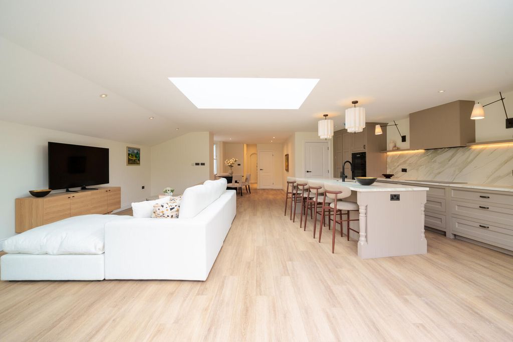 Property photo 2 of 24 Living Room