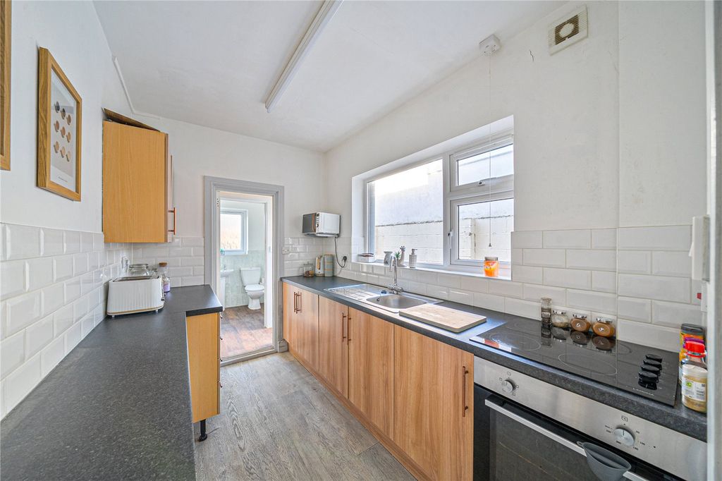 Property photo 3 of 16 Picture No. 16