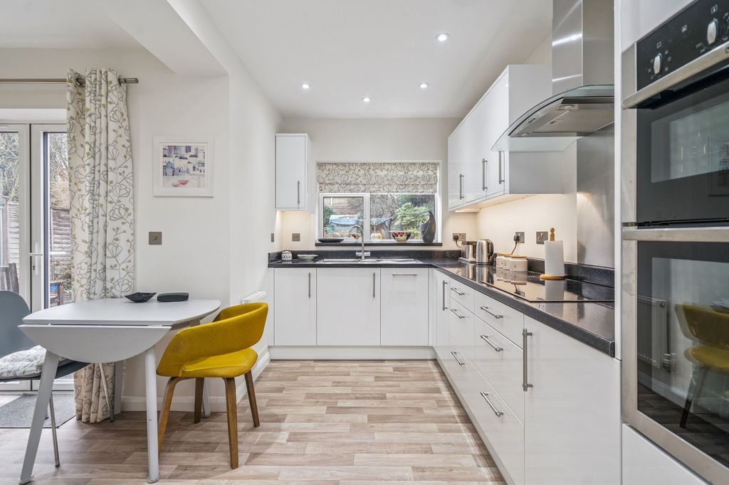 Property photo 3 of 13