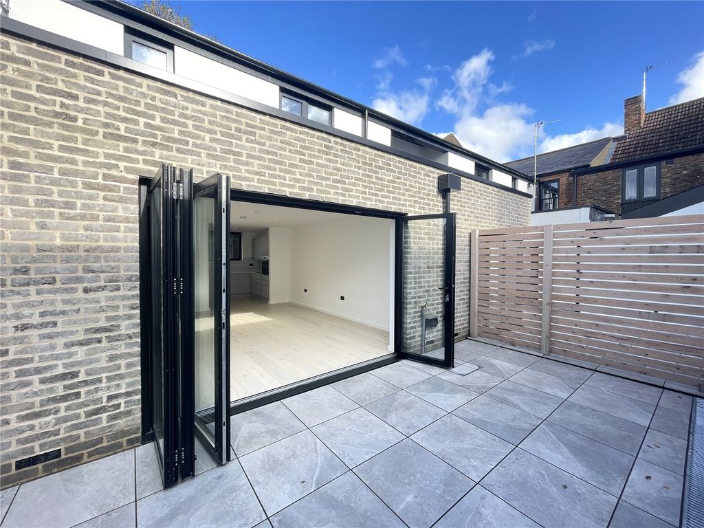 Property photo 1 of 10 Picture No. 22