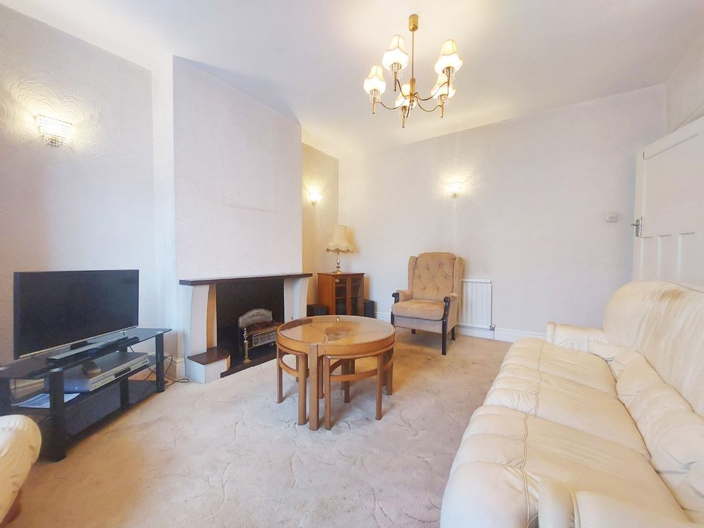 Property photo 3 of 18 4996633