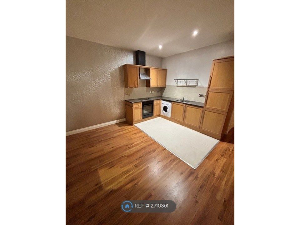 Property photo 1 of 7 Kitchen