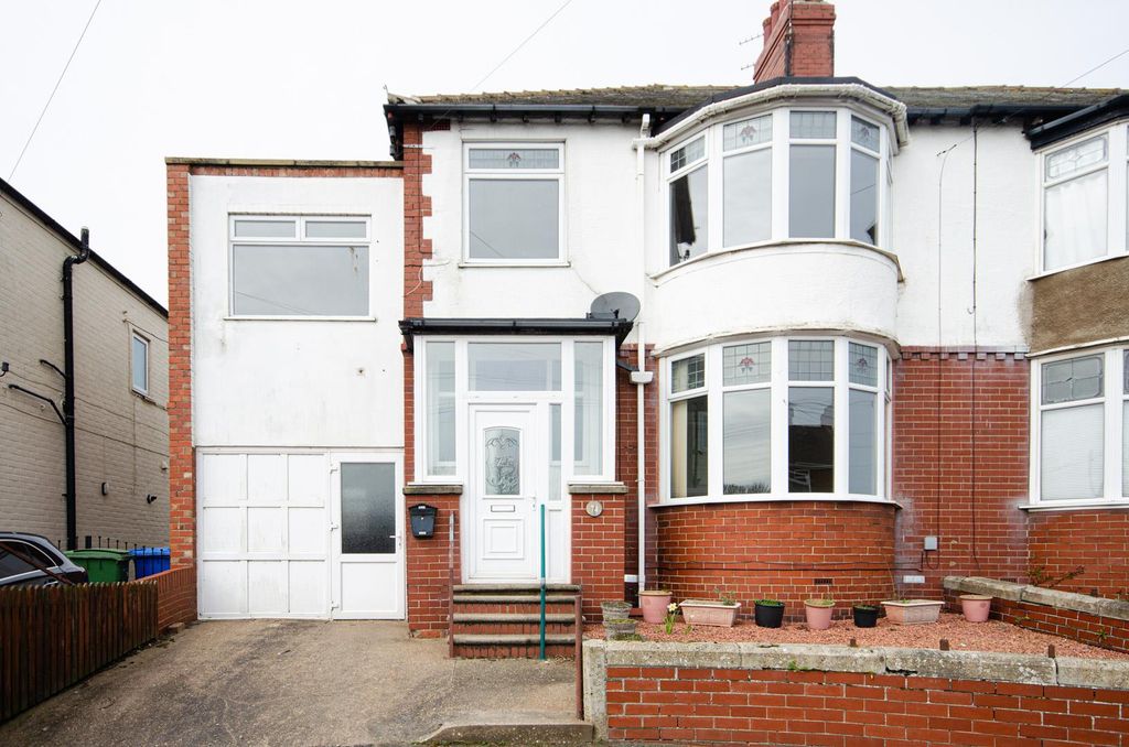 Property photo 2 of 36