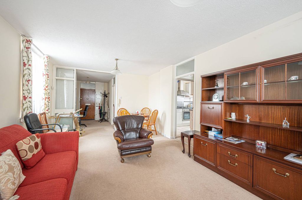 Property photo 3 of 7