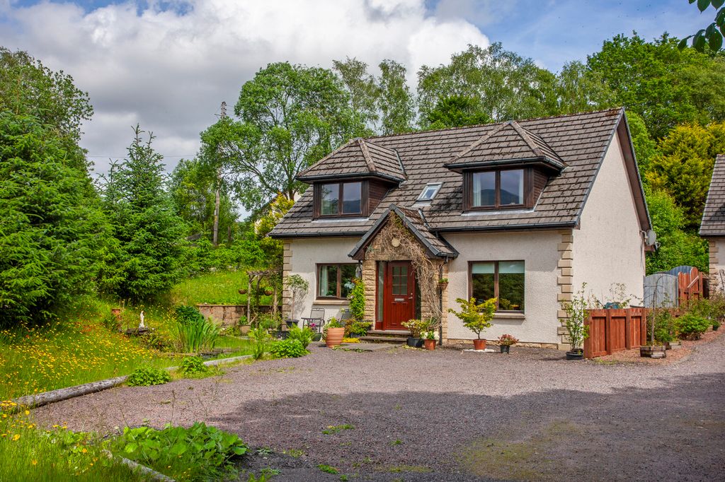 Property photo 1 of 25