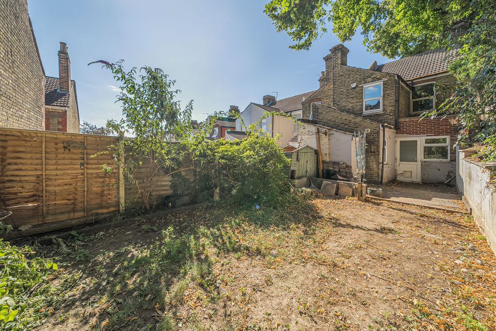 Property photo 3 of 21
