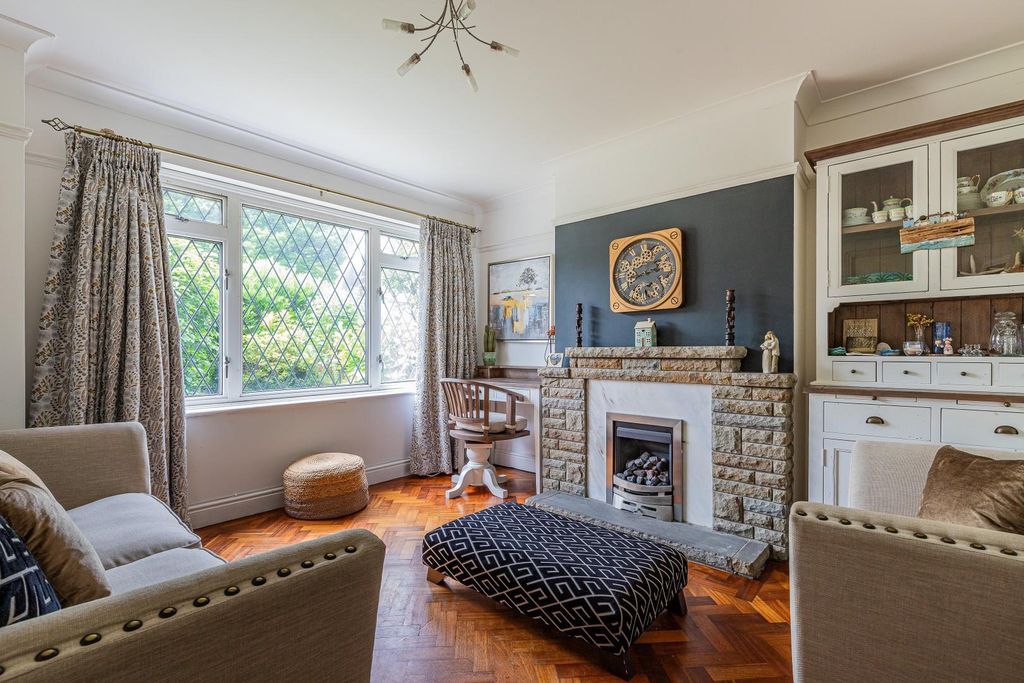 Property photo 2 of 23 Heol Llanishen Fach 152-13.Jpg