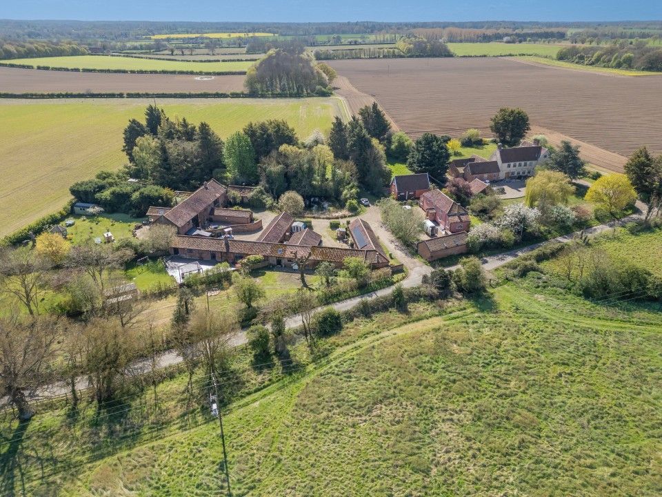 Property photo 2 of 24