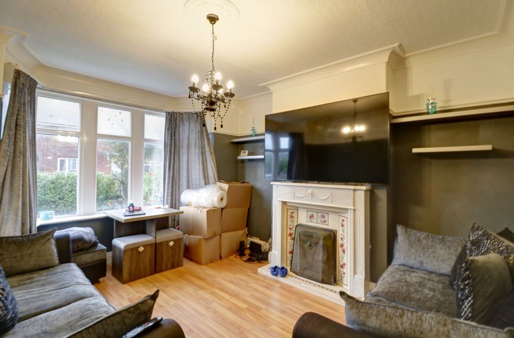 Property photo 2 of 11 Lounge 1.1