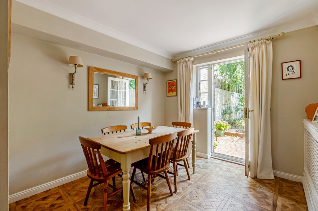 Property photo 2 of 22 Dining Room
