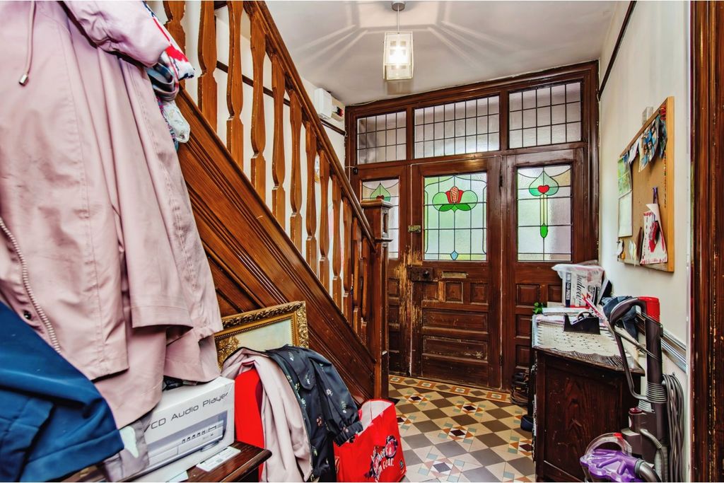 Property photo 2 of 22