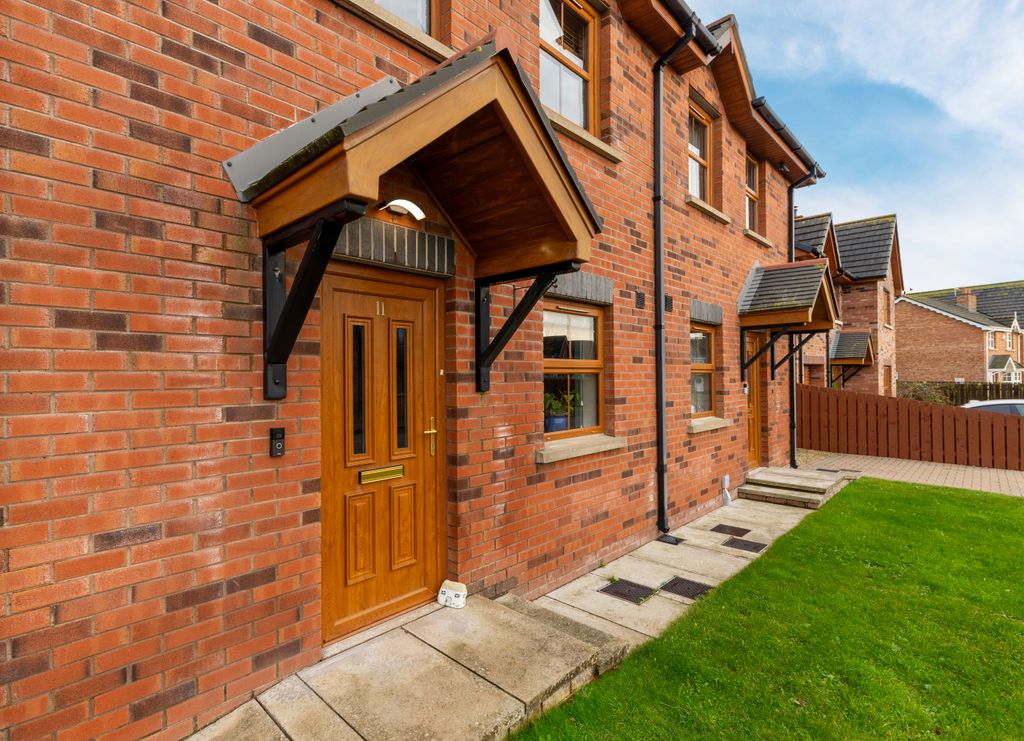 Property photo 2 of 28 006