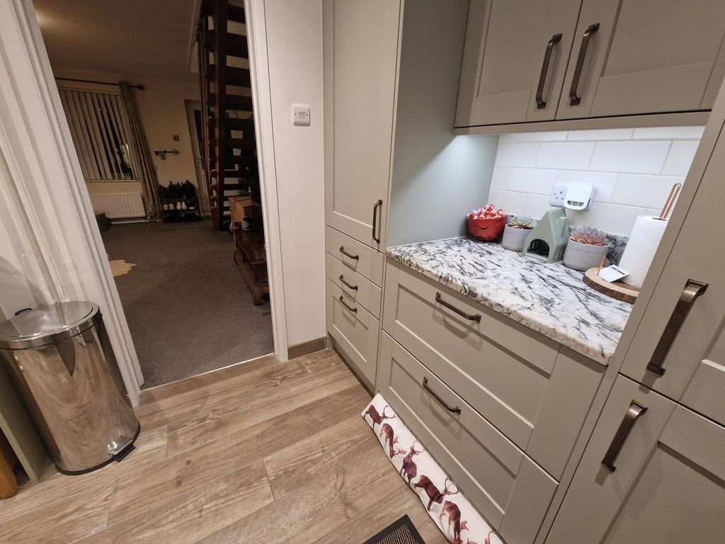 Property photo 3 of 10 Image