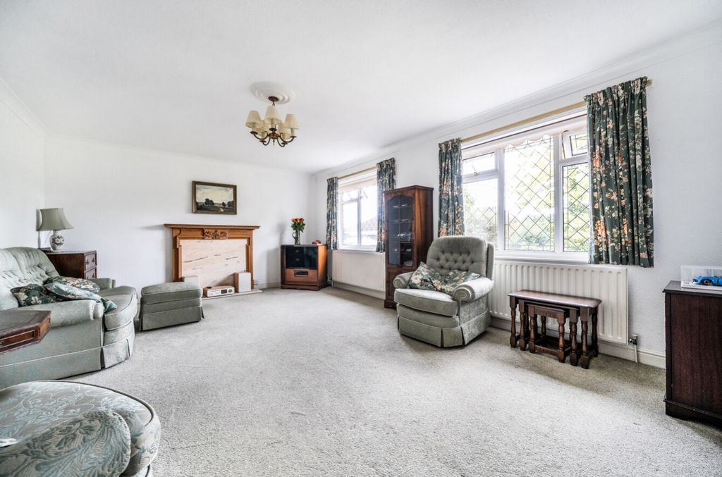 Property photo 2 of 11 1349851-9-68c177Cf605c7