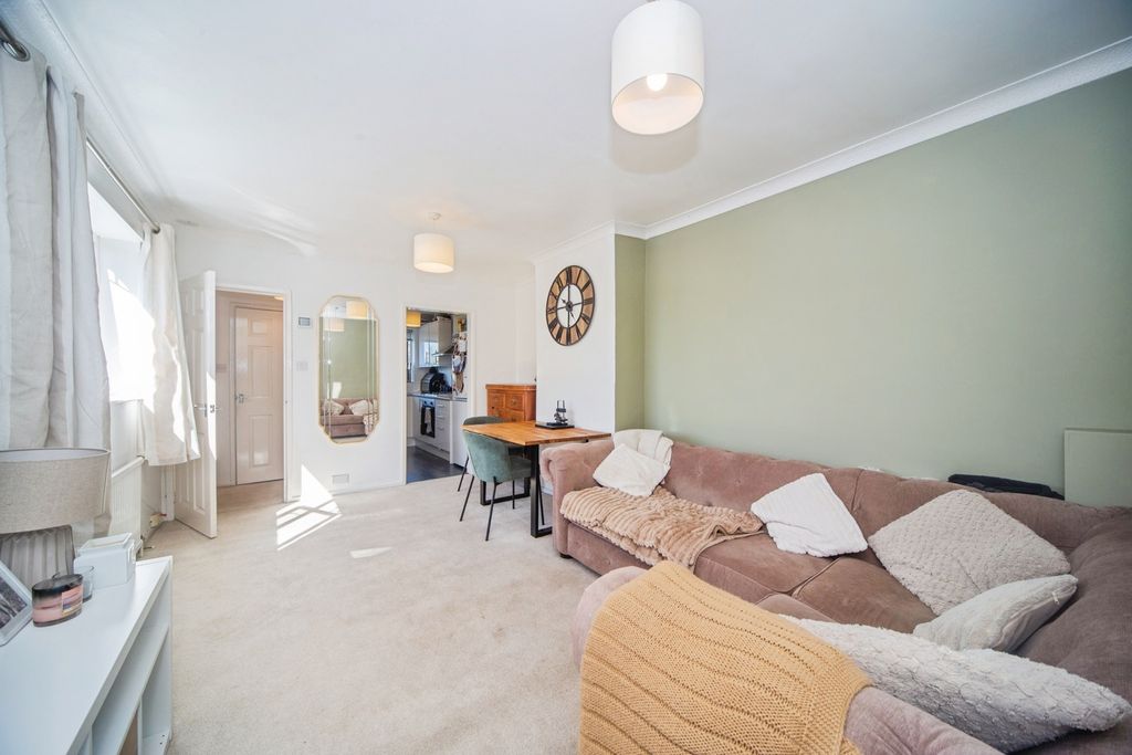 Property photo 3 of 12 Pbox-Img.Jpg