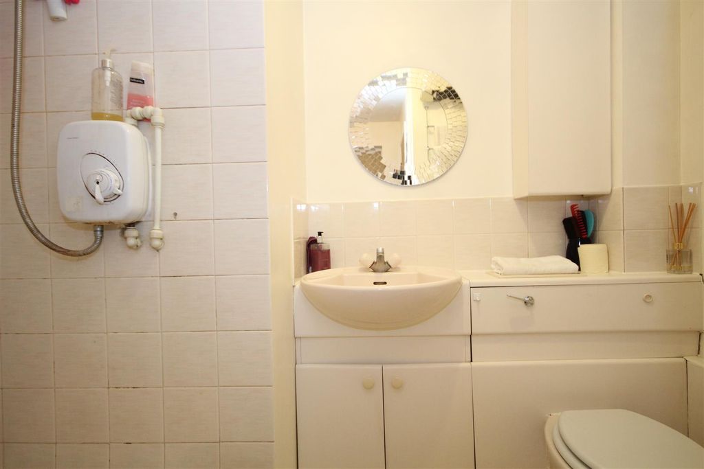 Property photo 3 of 4