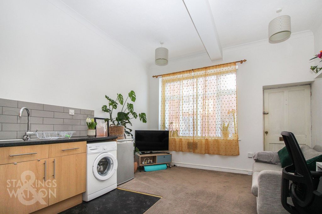 Property photo 3 of 8