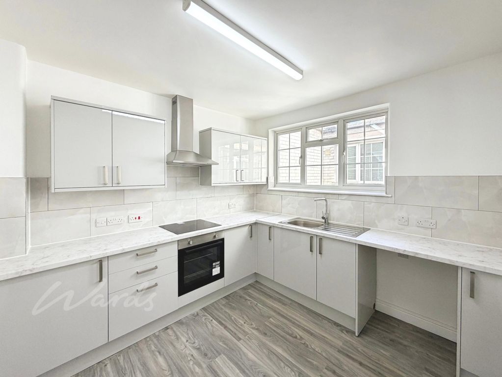 Property photo 3 of 6 Kitchen