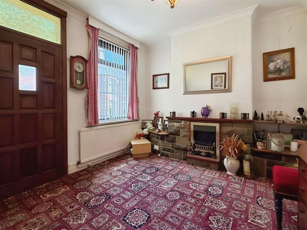 Property photo 3 of 21 Dining Room