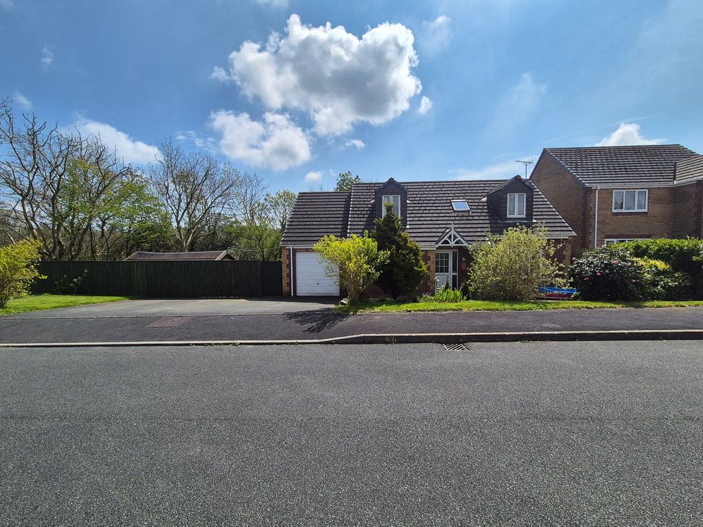Property photo 2 of 34