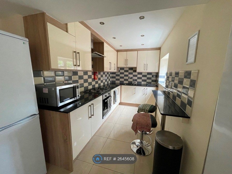 Property photo 1 of 12 Open-Plan Lounge/Kitchen