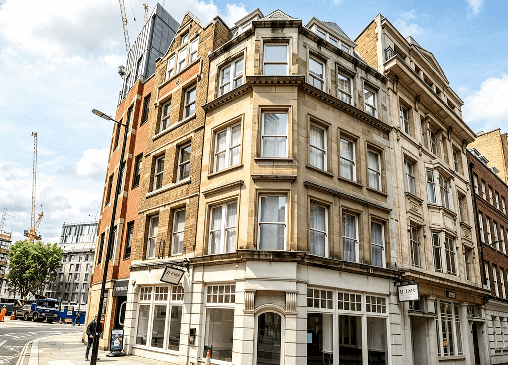 Property photo 1 of 4 2 Bed Flat To Rent Little Britain, London Ec1A