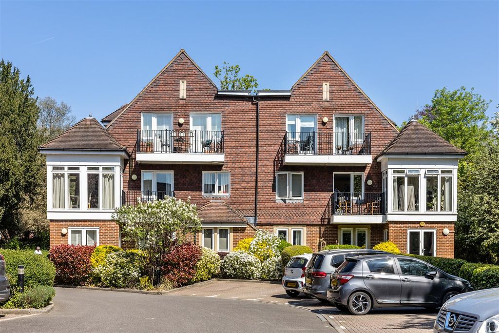 Additional image 20 of 2 bed flat for saleBellingham Drive, Reigate RH2