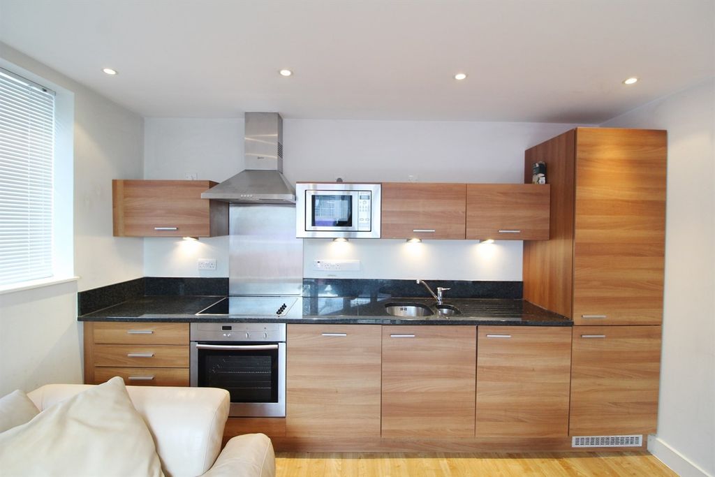 Property photo 2 of 6 Kitchen