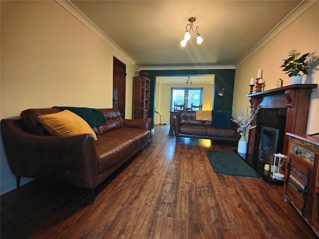 Property photo 3 of 18 Picture No. 02