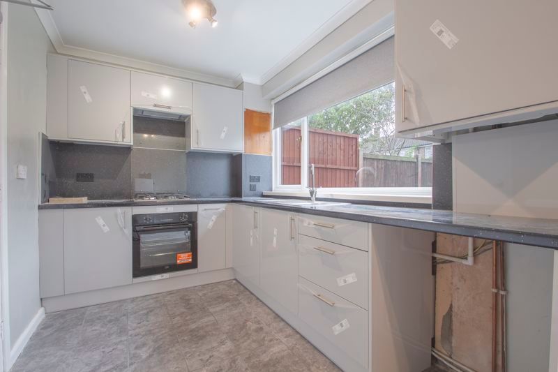 Property photo 3 of 8 Photo 6