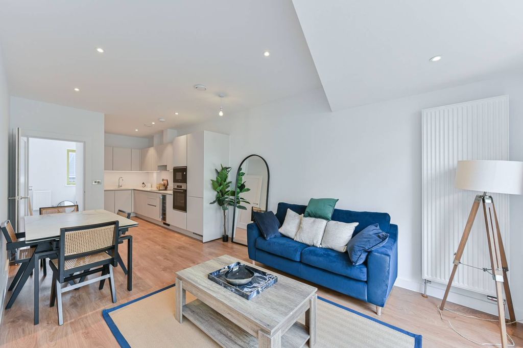 Property photo 3 of 14