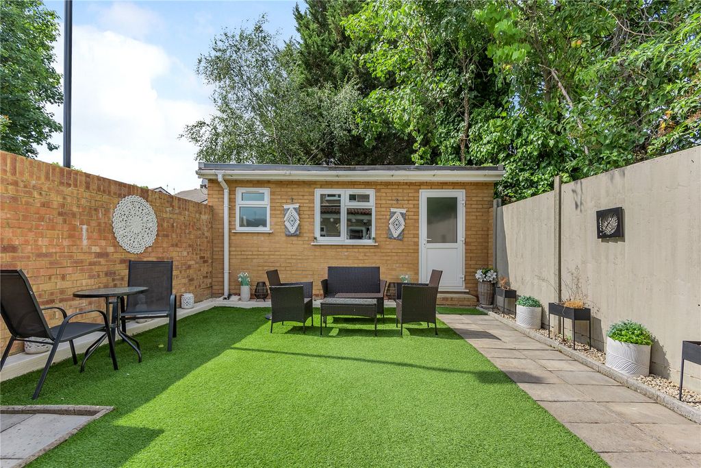 Property photo 3 of 12 Picture No. 10
