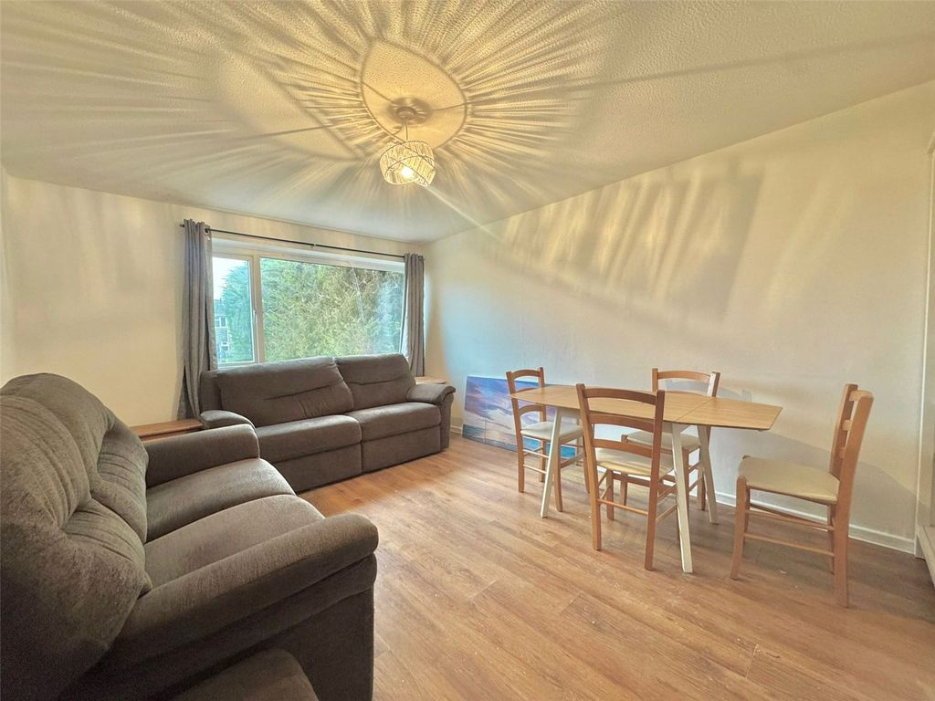 Property photo 2 of 8 Picture No. 01