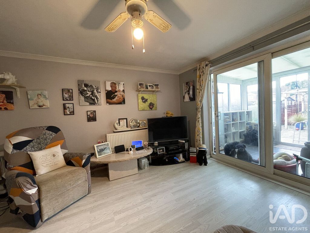 Property photo 3 of 17