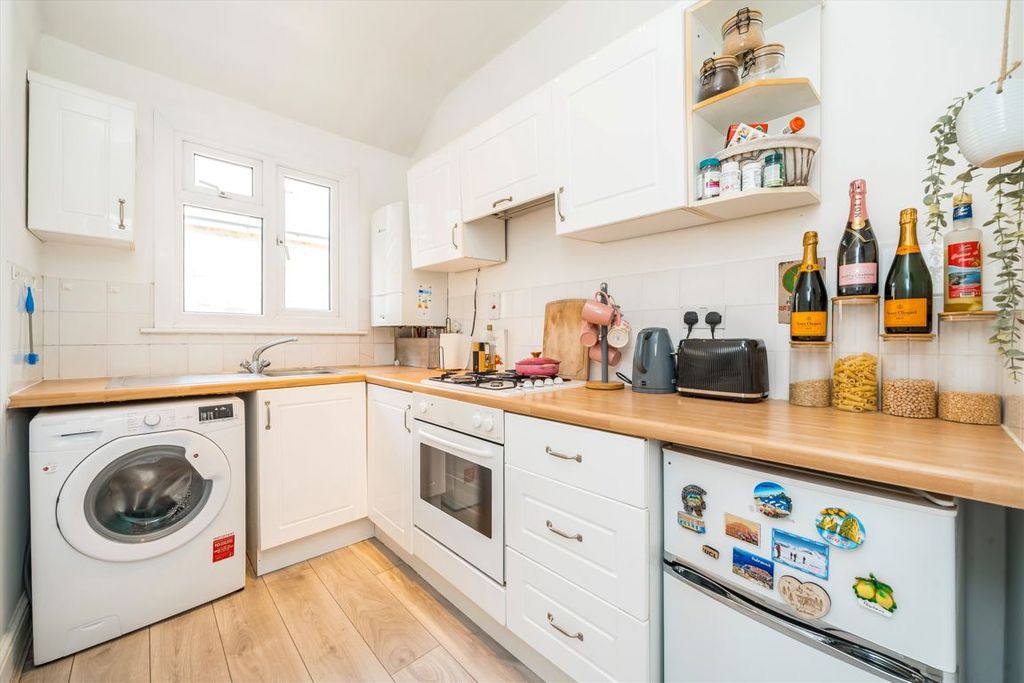 Property photo 3 of 4