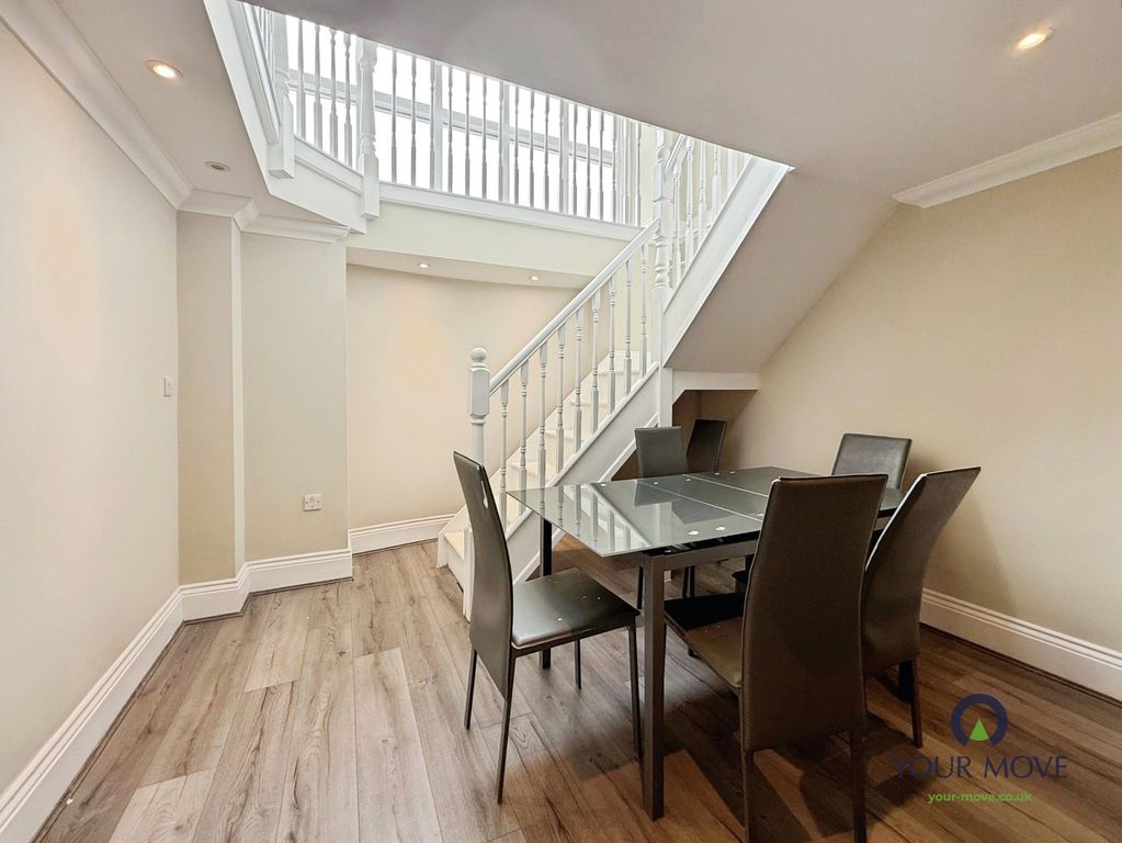Property photo 3 of 11 Pbox-Img.Jpg