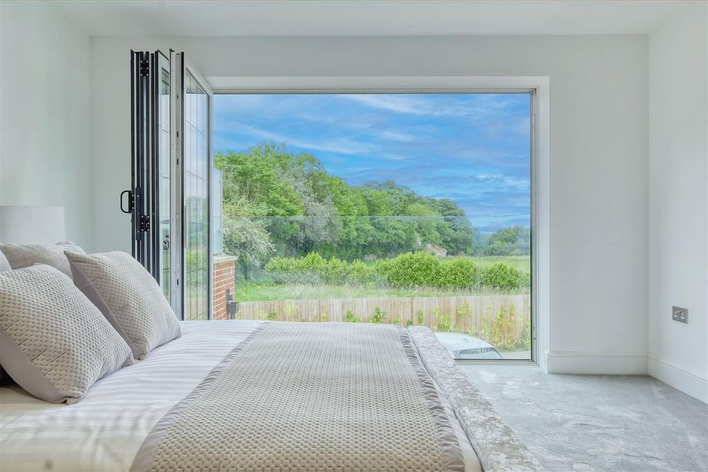 Property photo 3 of 18 5.Jpg