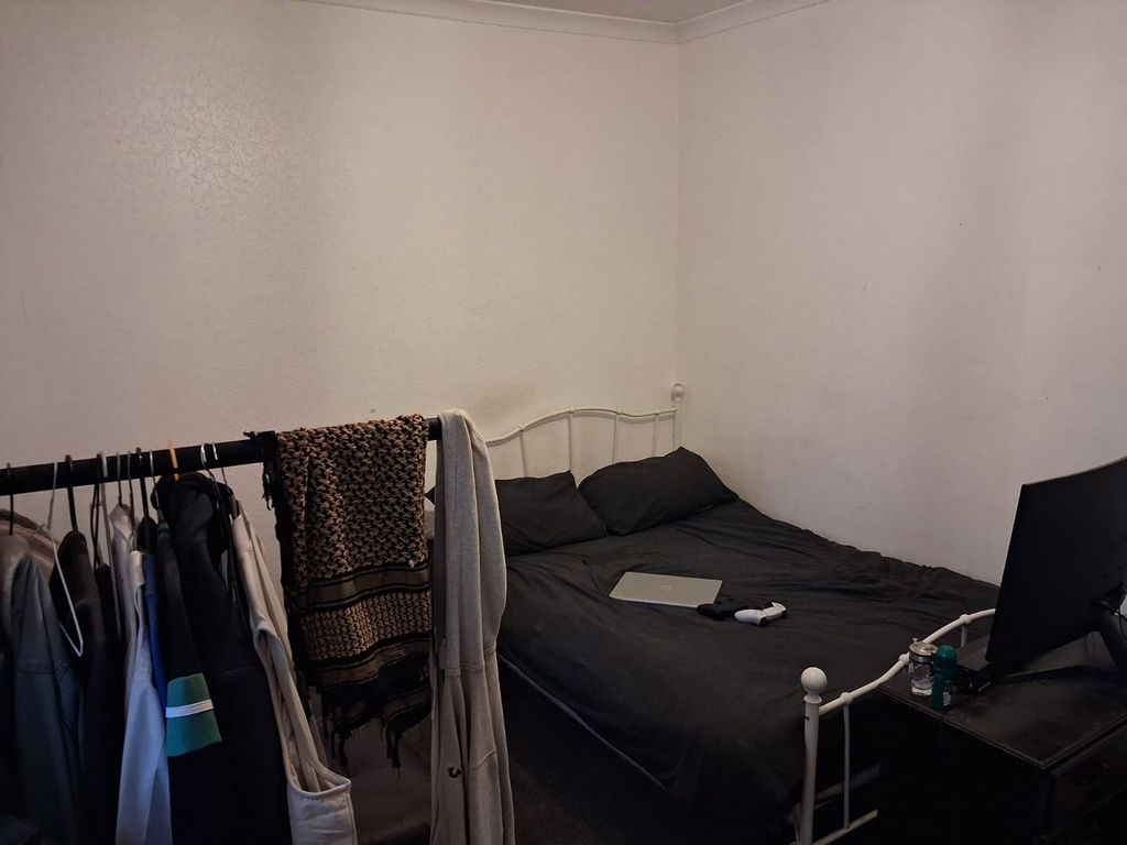 Property photo 3 of 5 Picture No. 04