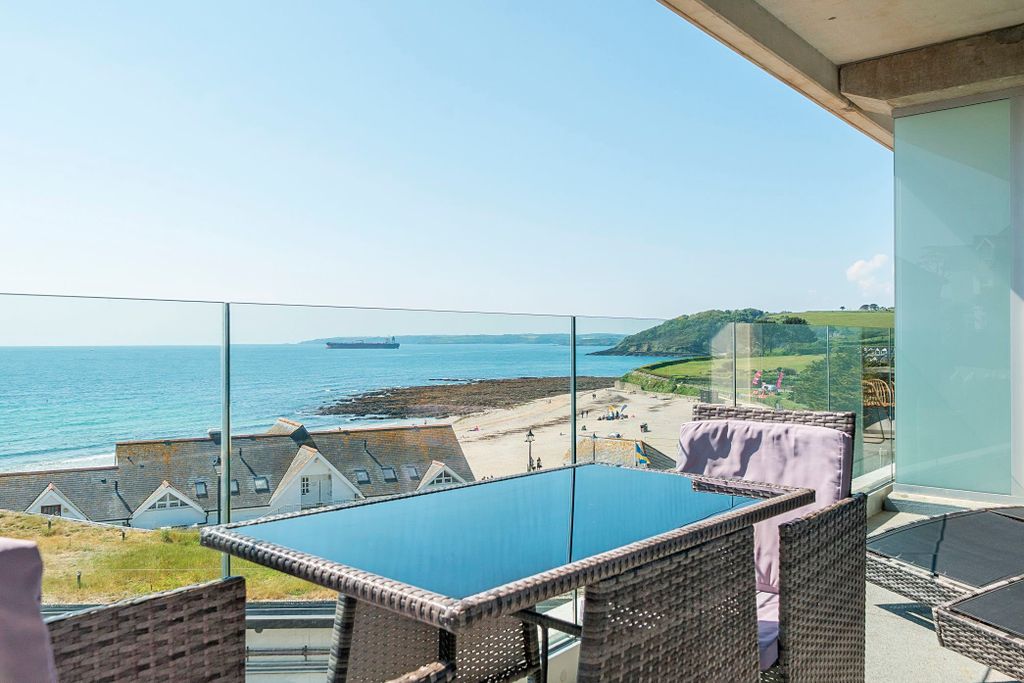 Property photo 2 of 12 Photo 2